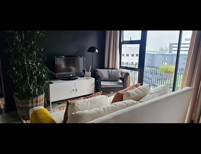 1 BEDROOM APARTMENT FOR SALE IN SANDOWN